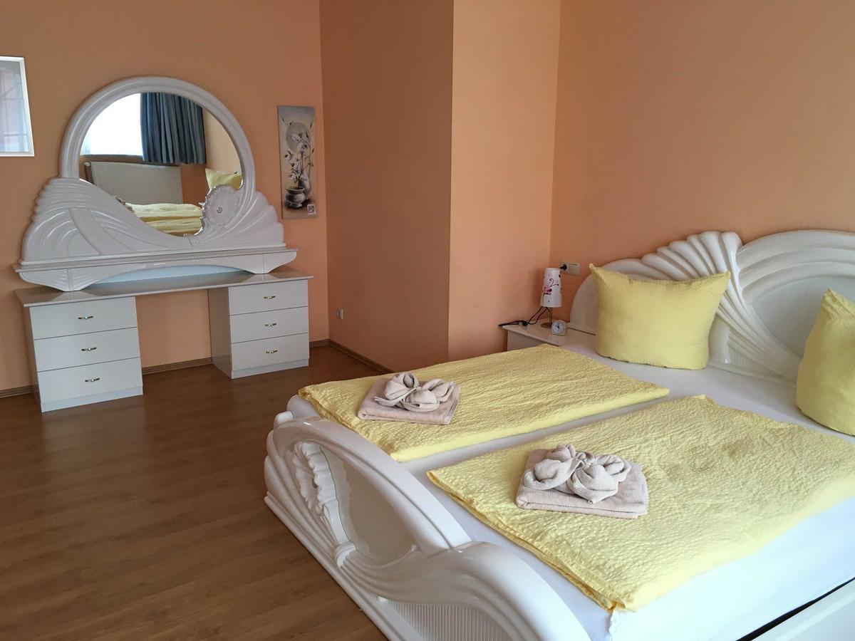 Ferienhaus, Doppelhaushaelfte In Seebad Ahlbeck Heringsdorf  Bagian luar foto